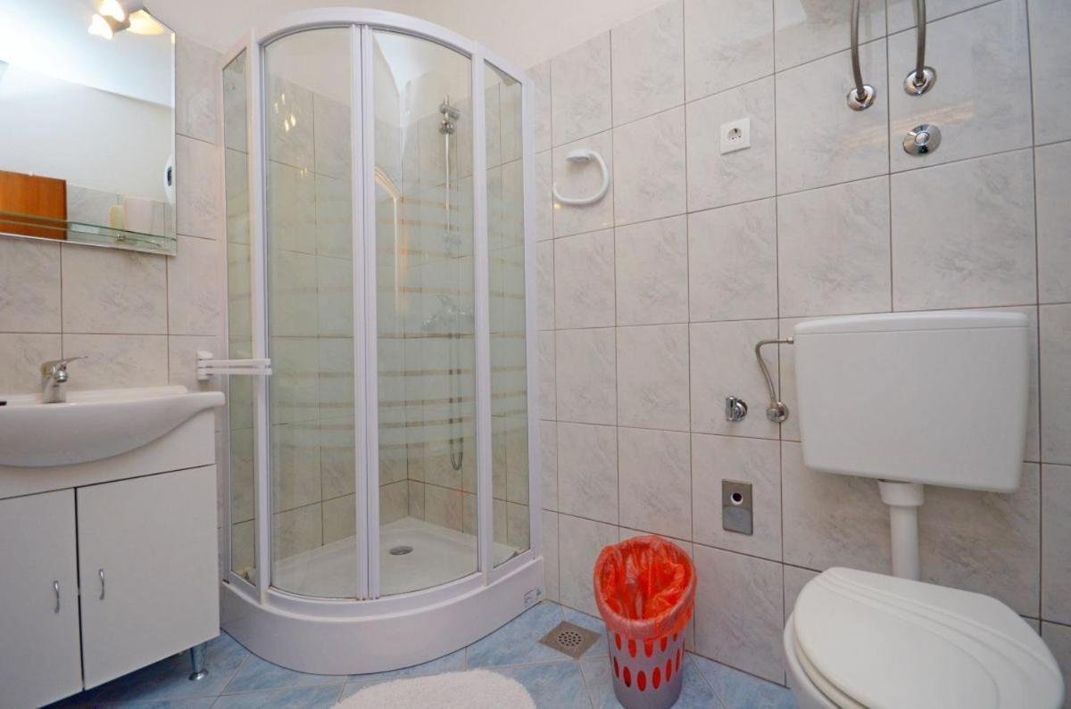 Apartments Luka Uble Zewnętrze zdjęcie