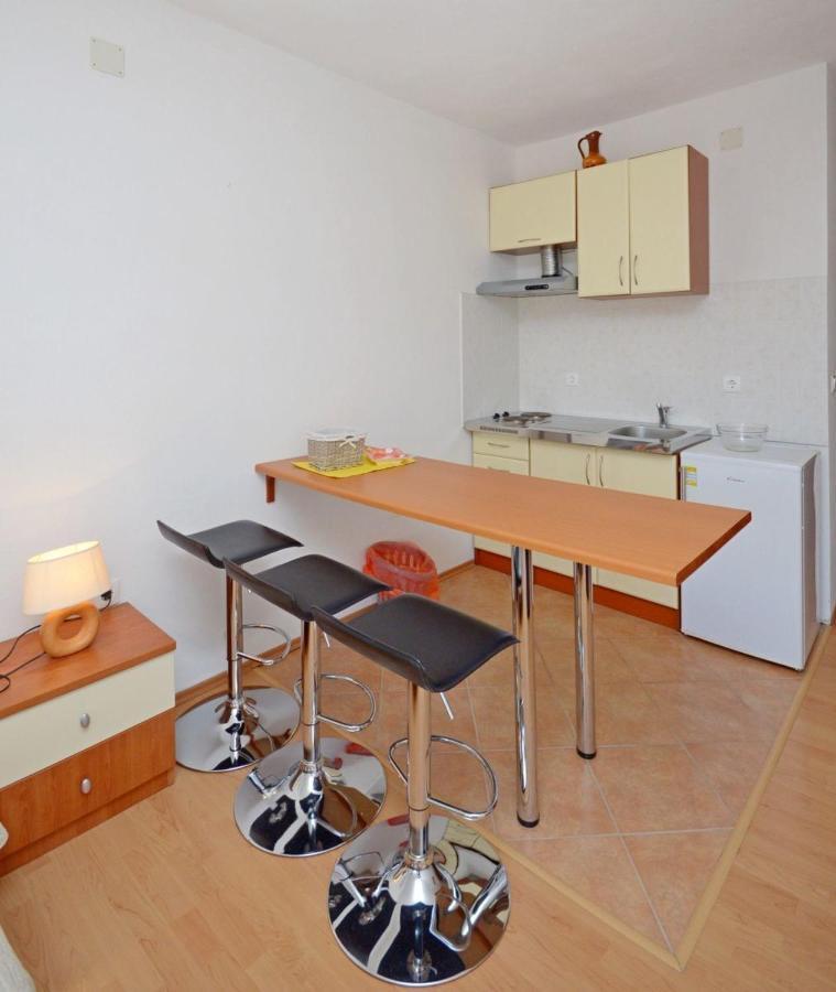 Apartments Luka Uble Zewnętrze zdjęcie
