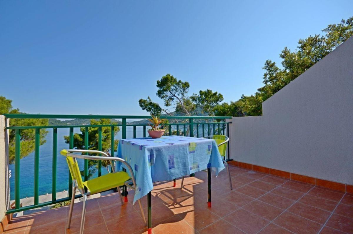 Apartments Luka Uble Zewnętrze zdjęcie