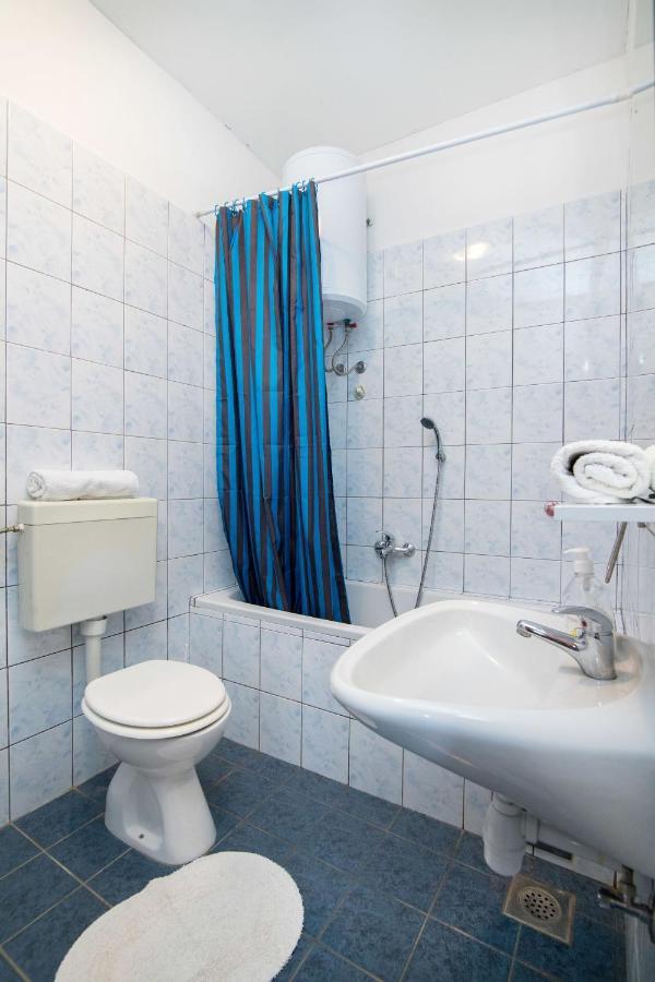 Apartments Luka Uble Zewnętrze zdjęcie