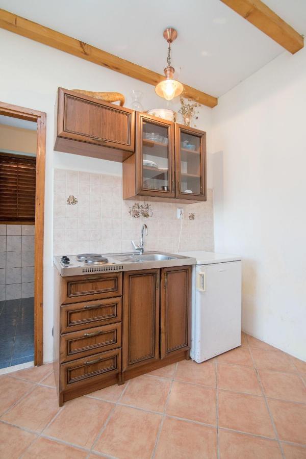 Apartments Luka Uble Zewnętrze zdjęcie