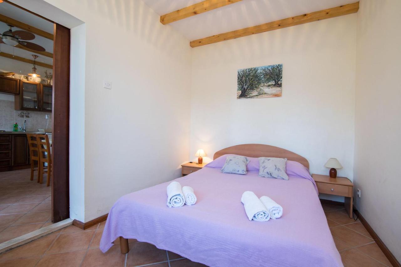 Apartments Luka Uble Zewnętrze zdjęcie